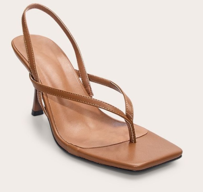 Brown square-toe thong mid-heel sandals by PrettyLittleThing featuring a comfy slingback strap, perfect for relaxed yet stylish summer outfits.