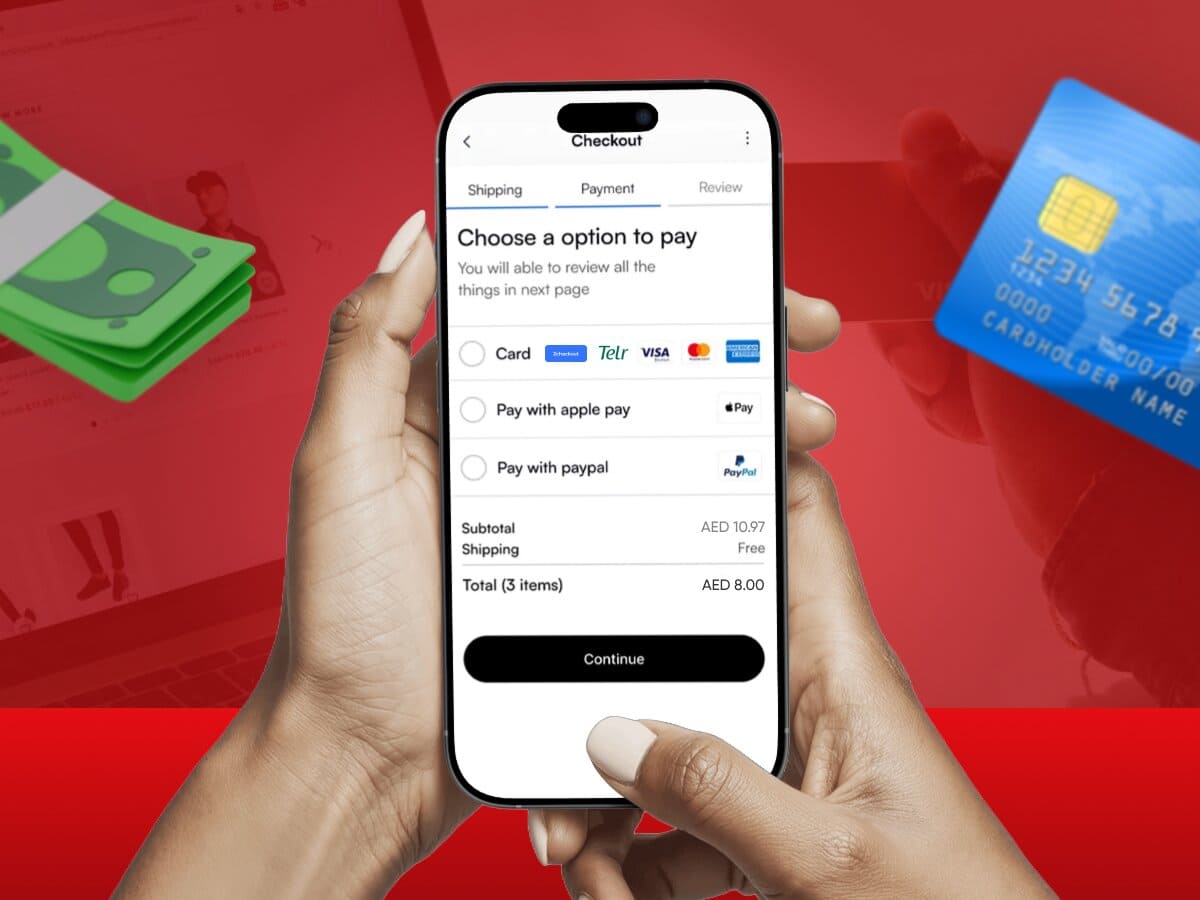 Choosing payment methods at checkout to get maximum discounts using cashback offers and credit card rewards in UAE